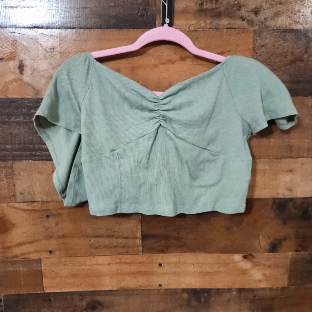 American Eagle crop top